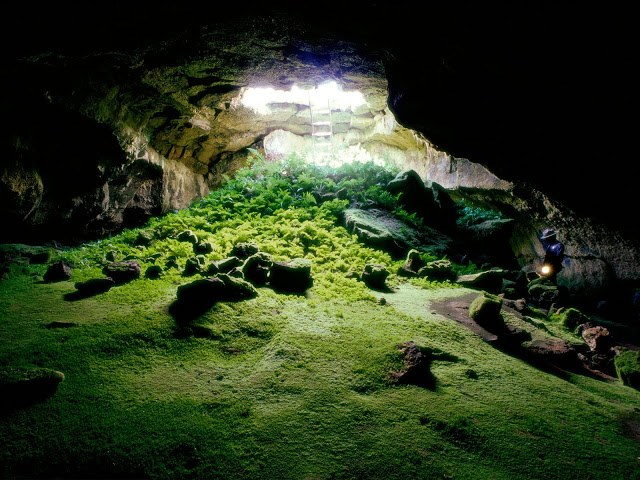 lava_tube_cave_lava_beds_national_monument-normal